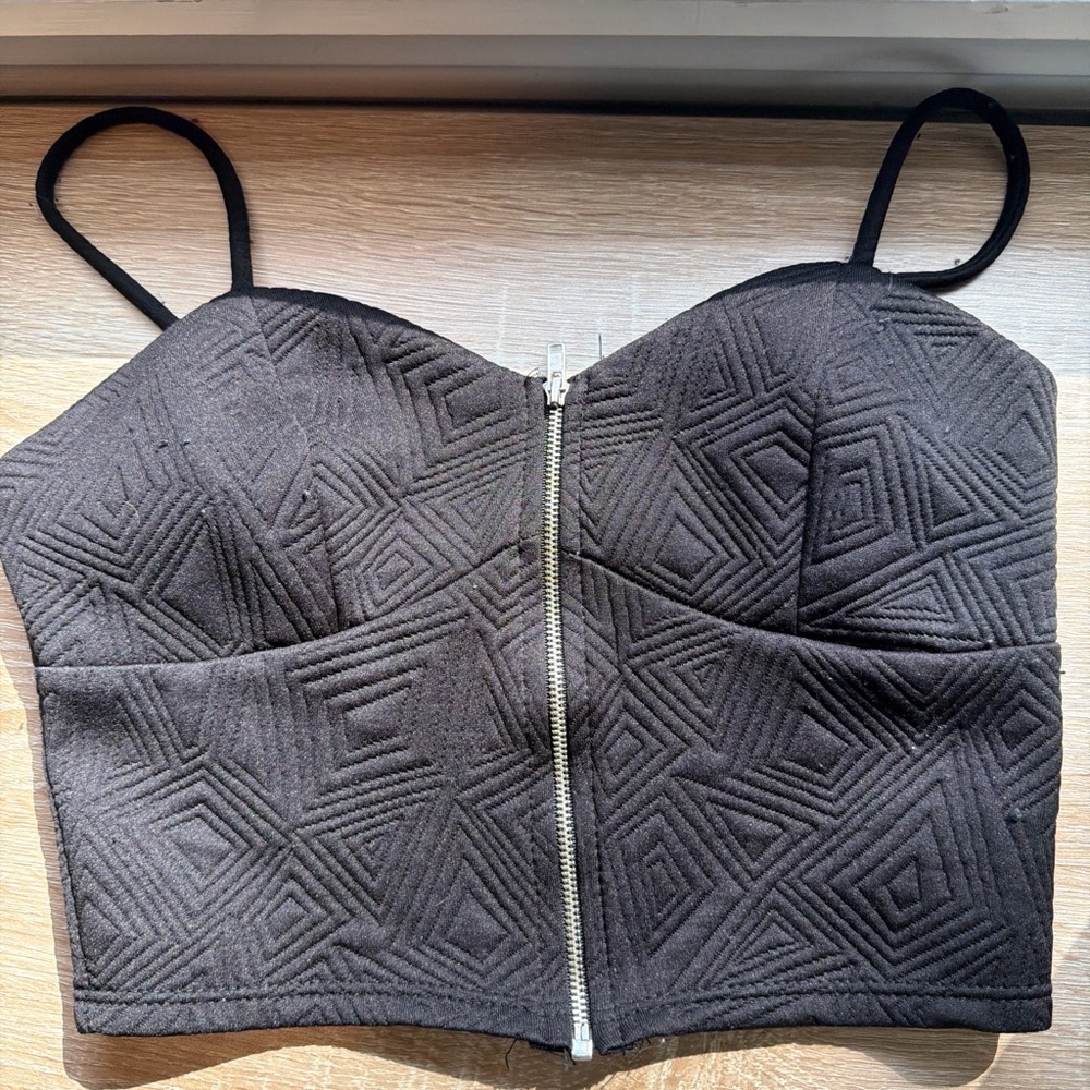 Charlotte Russe Black Quilted Crop Top with Front Zip